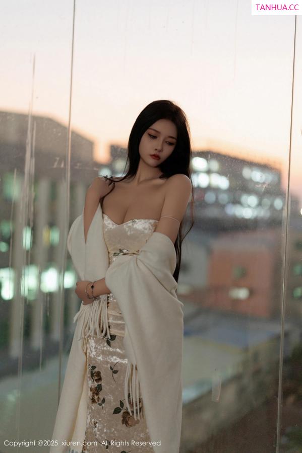 小娜比  [XiuRen]高清写真图 2025.02.18 No.9899 娜比 丝袜美腿第38张图片